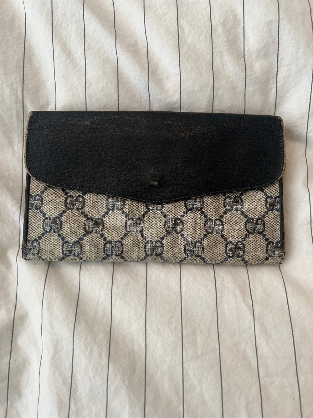 Vintage Gucci Black and Beige GG Canvas Continental Wallet - Picture 2 of 11